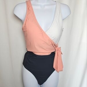 63.🆕Med Cupshe Color Block Side Tie One Piece Swimsuit NWOT